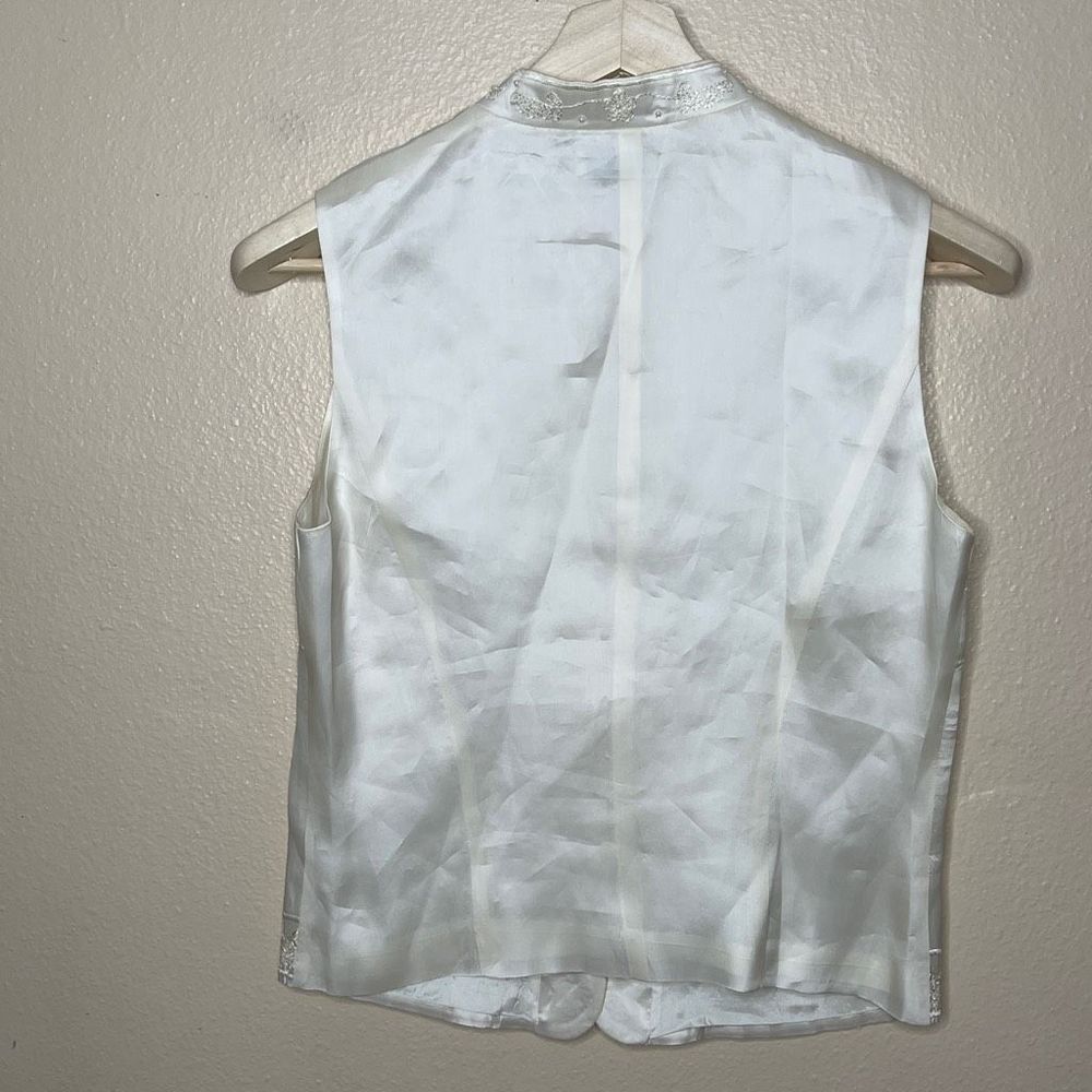 vintage embroidered 100% silk top - Picture 9 of 9